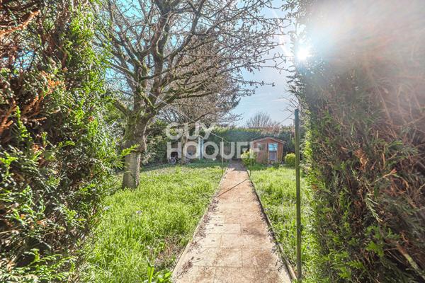Maison en pierre avec jardin à Saint-Maximin