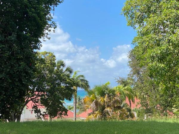 A VENDRE - ENSEMBLE RARE DE 2 STUDIOS COMMUNICANTS – BORD DE MER SAINTE ANNE