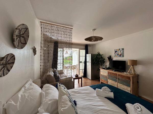 A VENDRE - ENSEMBLE RARE DE 2 STUDIOS COMMUNICANTS – BORD DE MER SAINTE ANNE