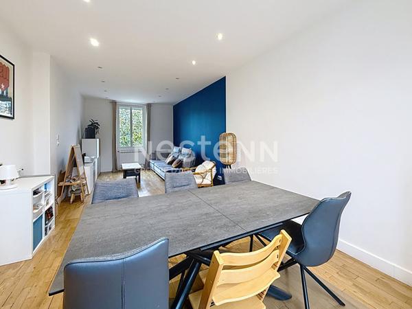 Maison indépendante de 1930 Rénovée avec garage 4 chambres - 69500 BRON