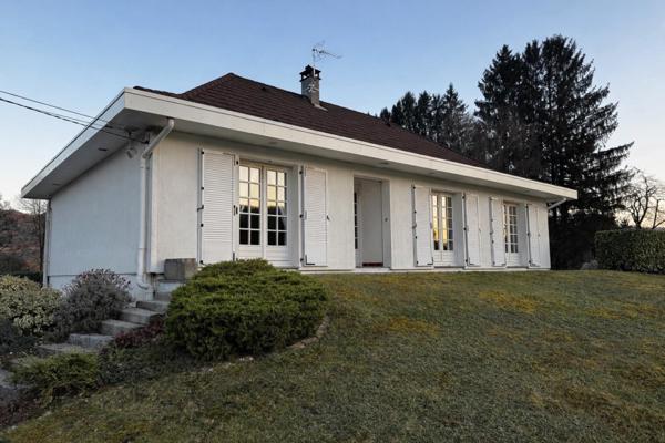 Maison de caractère avec beau potentiel