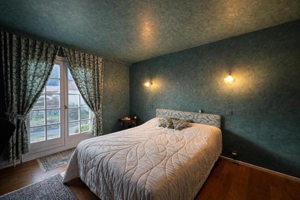 Maison de caractère avec beau potentiel