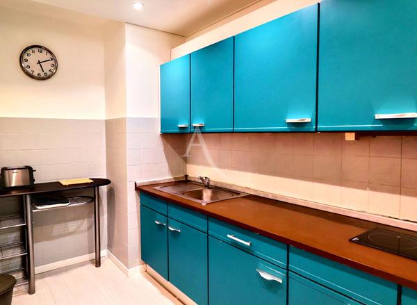 APPARTEMENT MEUBLE AU COEUR DE GREOUX LES BAINS AVEC ASCENSEUR ET PARKING