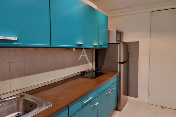 APPARTEMENT MEUBLE AU COEUR DE GREOUX LES BAINS AVEC ASCENSEUR ET PARKING