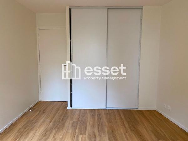 Location Appartement 3 pièces 71.65 m² - Paris 75015