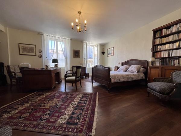 Immeuble à vendre 276 120 € Saint-Junien 280 m² DPE D