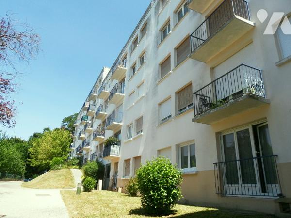 A vendre quartier Bollée au MANS, appartement avec parking et cave.