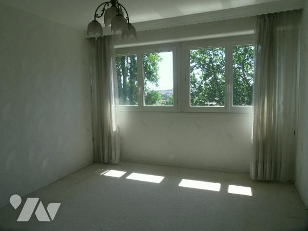 A vendre quartier Bollée au MANS, appartement avec parking et cave.