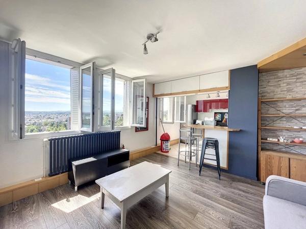 T4 MEUBLÉ AVEC VUE PANORAMIQUE SUR LYON – LA MULATIÈRE