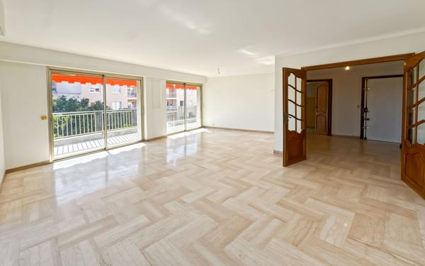 Appartement à louer    3 pièces •  Antibes