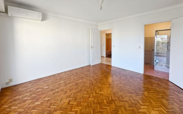 Appartement à louer    3 pièces •  Antibes