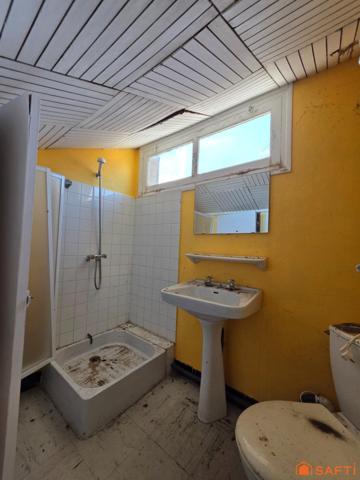 Maison atypique avec charme à réinventer en Plein Aspet