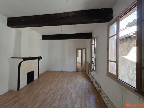 Maison atypique avec charme à réinventer en Plein Aspet