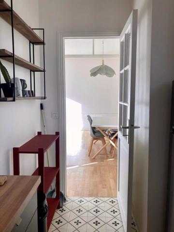 Location                                                      Appartement
                        
                     2 pièces                      47 m2                     à Asnières-sur-Seine