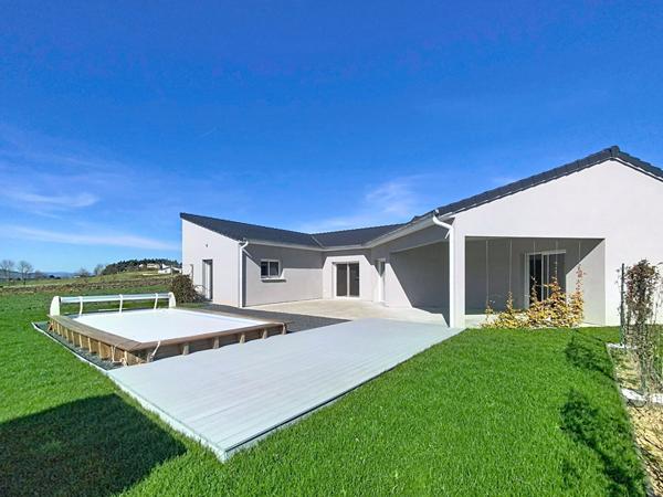 Yssingeaux! Villa contemporaine de 2022 plain pied avec 4 chambres, garage et terrain