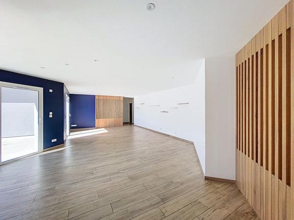 Yssingeaux! Villa contemporaine de 2022 plain pied avec 4 chambres, garage et terrain