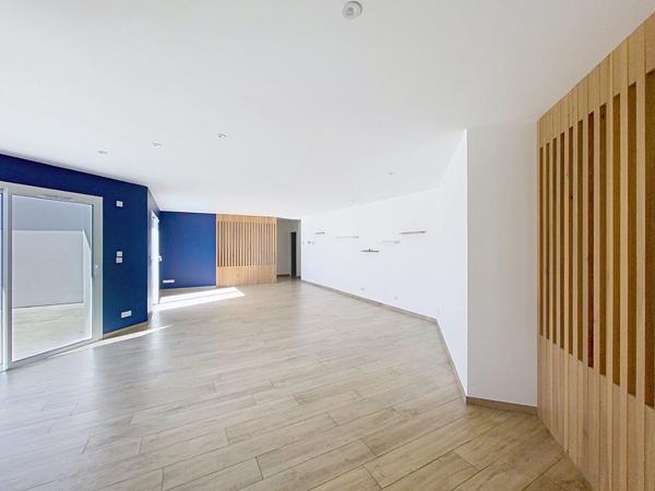 Yssingeaux! Villa contemporaine de 2022 plain pied avec 4 chambres, garage et terrain