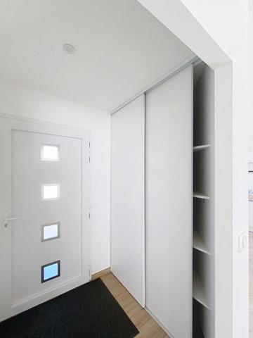 Yssingeaux! Villa contemporaine de 2022 plain pied avec 4 chambres, garage et terrain