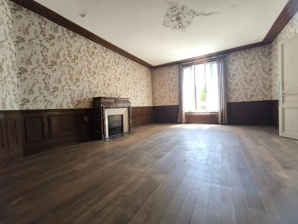 Charme de l'Ancien et volumes Exceptionnels "Maison de Maître à Rénover"