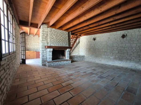 Charme de l'Ancien et volumes Exceptionnels "Maison de Maître à Rénover"
