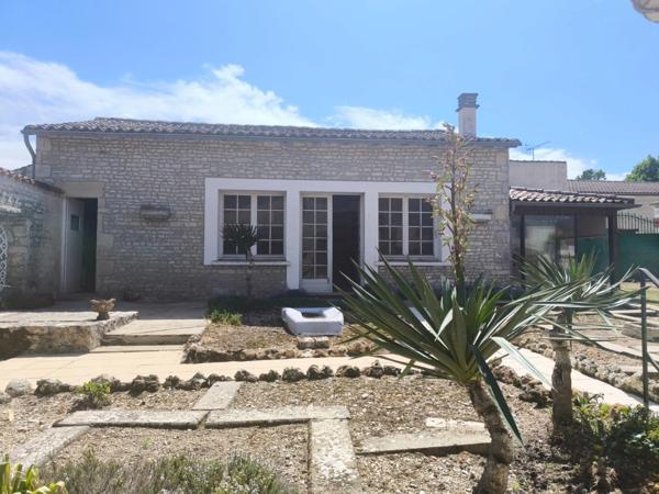Charme de l'Ancien et volumes Exceptionnels "Maison de Maître à Rénover"