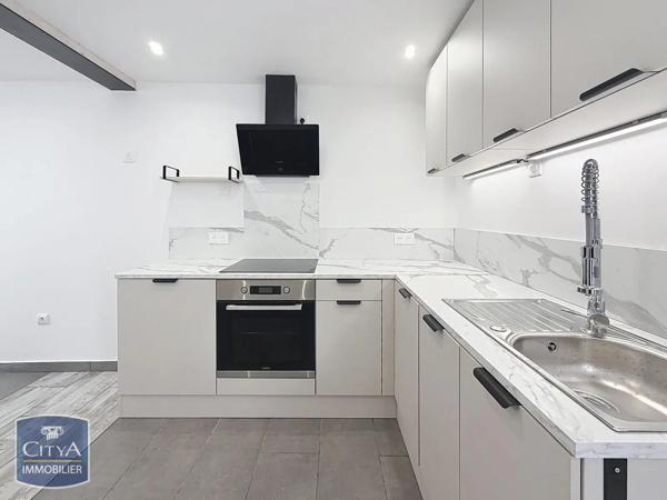 Appartement à louer 3 pièces 52.67m² Jeumont (59460)