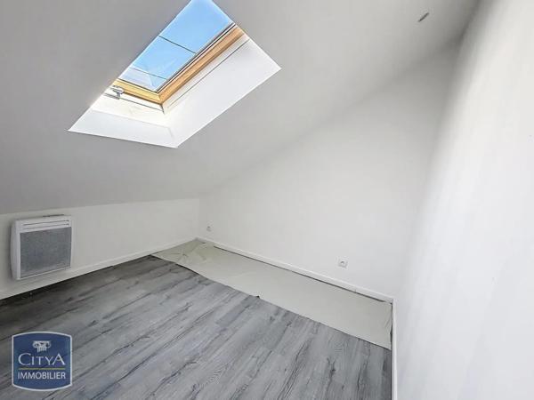 Appartement à louer 3 pièces 52.67m² Jeumont (59460)