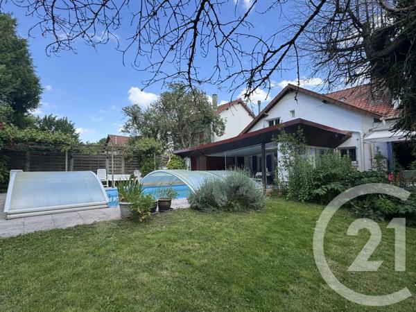Maison à vendre  5 pièces - 150,15 m 2   LA COURNEUVE  - 93