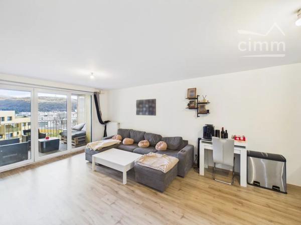 Dans une copropriété de 2020 sécurisée, venez visiter ce beau T3 avec balcon + garage.