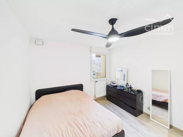 Dans une copropriété de 2020 sécurisée, venez visiter ce beau T3 avec balcon + garage.