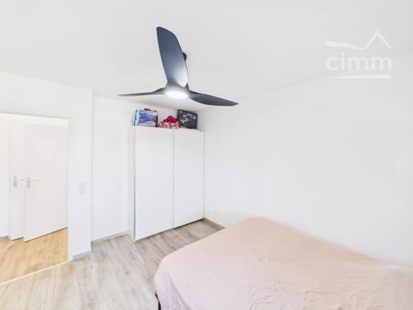 Dans une copropriété de 2020 sécurisée, venez visiter ce beau T3 avec balcon + garage.