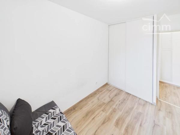 Dans une copropriété de 2020 sécurisée, venez visiter ce beau T3 avec balcon + garage.