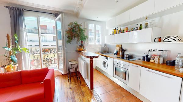 Appartement Paris 2 pièces  de 33 m²  avec balcon de 3 m²