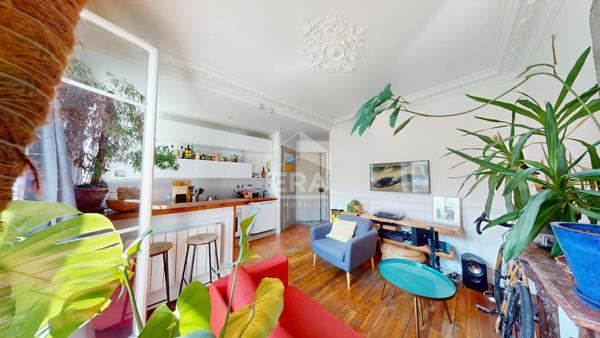 Appartement Paris 2 pièces  de 33 m²  avec balcon de 3 m²