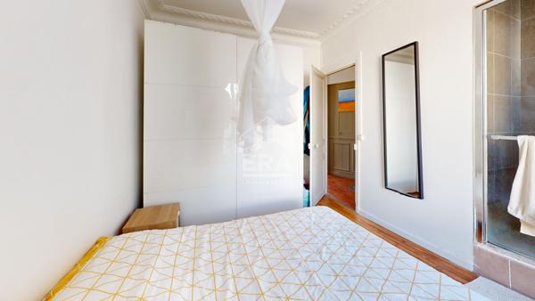 Appartement Paris 2 pièces  de 33 m²  avec balcon de 3 m²