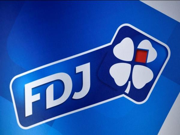 SECTEUR DOLE - Fonds de commerce TABAC PRESSE FDJ 50 M² + Appartement