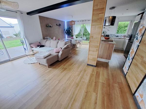 Concarneau - Maison contemporaine de 125 m² avec vie de plain pied dans quartier calme et résidentiel.