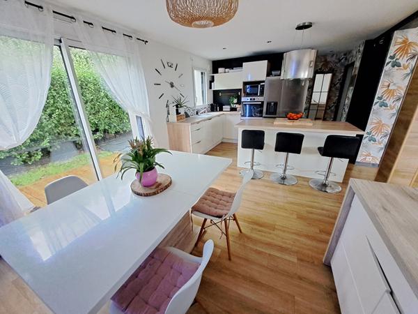 Concarneau - Maison contemporaine de 125 m² avec vie de plain pied dans quartier calme et résidentiel.
