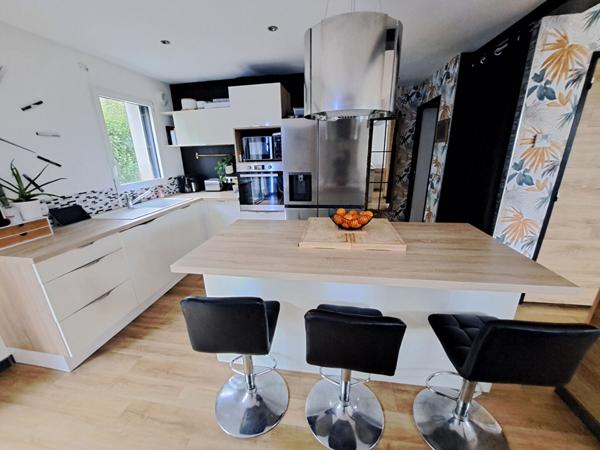 Concarneau - Maison contemporaine de 125 m² avec vie de plain pied dans quartier calme et résidentiel.