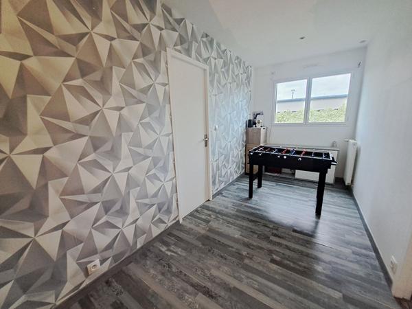 Concarneau - Maison contemporaine de 125 m² avec vie de plain pied dans quartier calme et résidentiel.