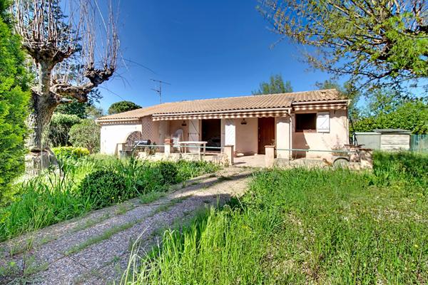 A VENDRE ! Maison d'environ 65 m² sur un terrain de 574 m² !