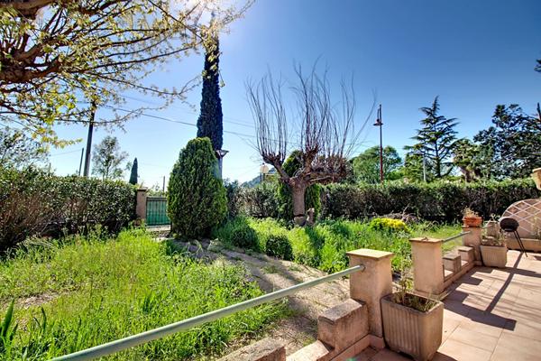 A VENDRE ! Maison d'environ 65 m² sur un terrain de 574 m² !