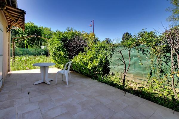 A VENDRE ! Maison d'environ 65 m² sur un terrain de 574 m² !