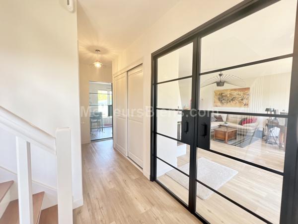 Maison 152 m2, confort de plain-pied, 3/4 chambres, terrain 984 m2,  cave, garage et dépendance.