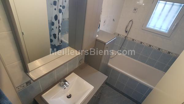 Plain pied, 3 chambres.