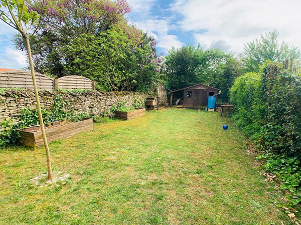 Maison à Niort de 119m². 6 pièces. Quartier Champommier., Niort 79000