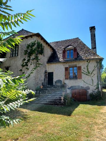 SUPERBE MAISON DE CARACTERE RENOVEE Ally (15700)