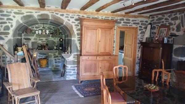 SUPERBE MAISON DE CARACTERE RENOVEE Ally (15700)