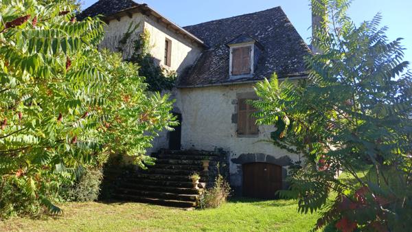 SUPERBE MAISON DE CARACTERE RENOVEE Ally (15700)