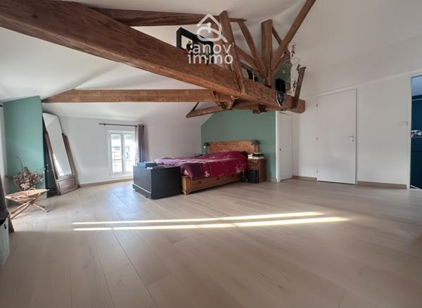 Maison 10 pièce(s) 5 chambre(s) 260 m²